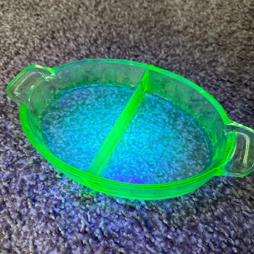 Jeanette Glass Poinsettia Green Uranium Depression Glass Divided Relish Dish